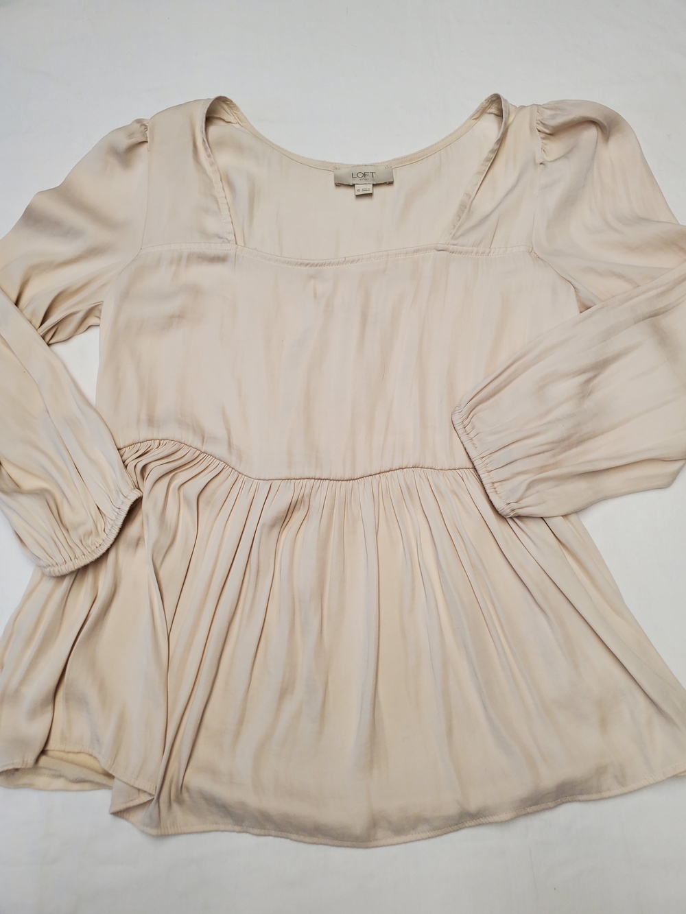 LOFT Cream Blouse Flowy Babydoll Top Puff Sleeve Soft Romantic Minimalist S